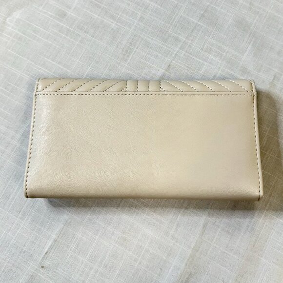 Bebe NWT Grey Hannah Tri-Fold Flap Wallet - Picture 13 of 14